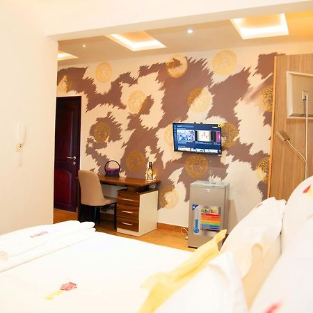 Residence Le Sommet - Chambre Versace Douala Kültér fotó