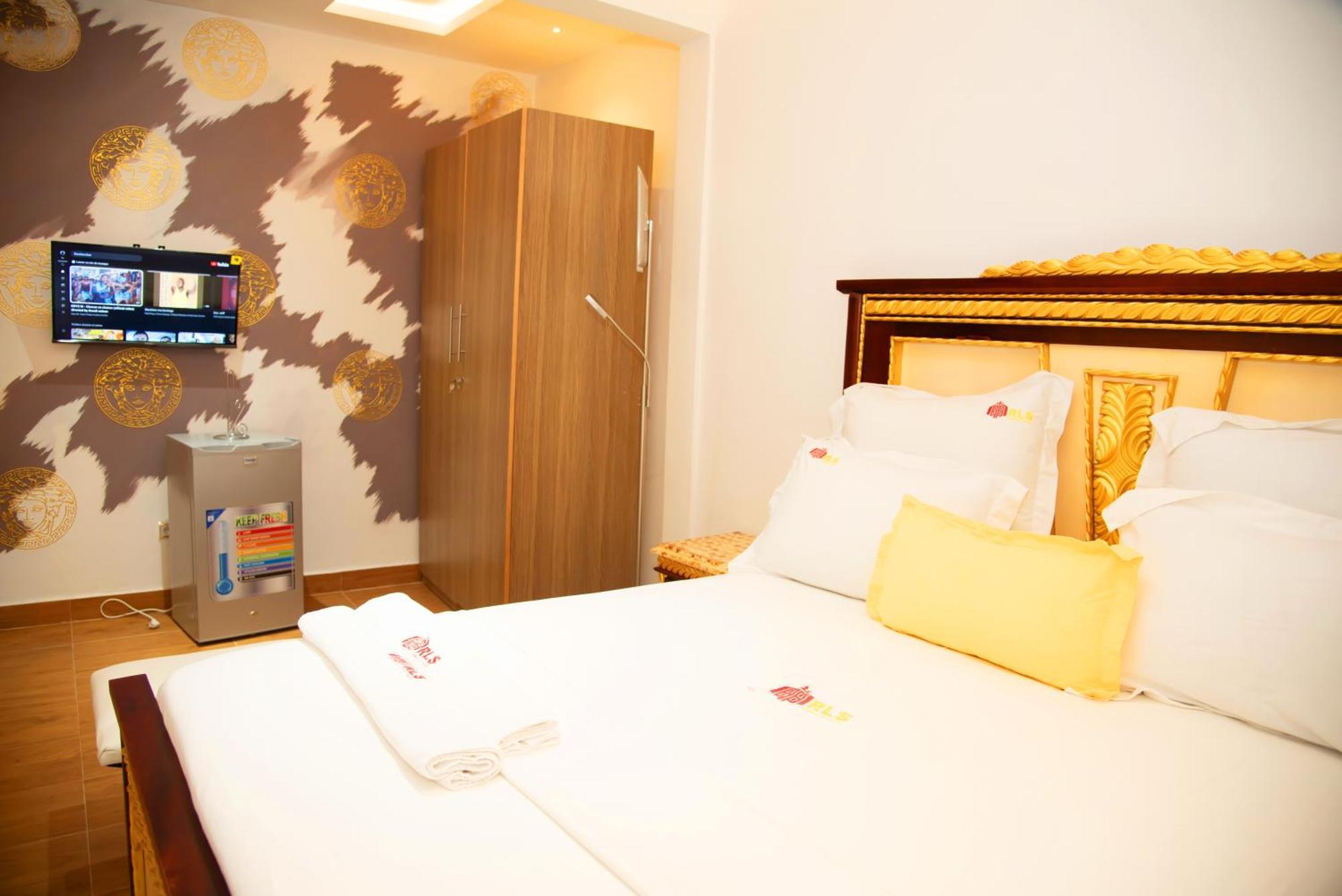 Residence Le Sommet - Chambre Versace Douala Kültér fotó